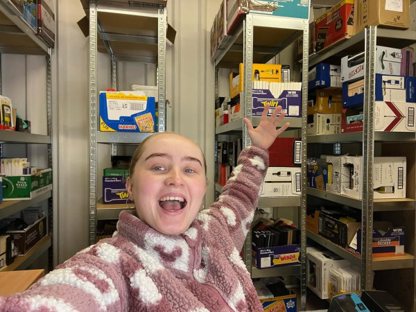 26歲少女生棄做朝九晚五金融工  經營自動售賣機月入7萬 