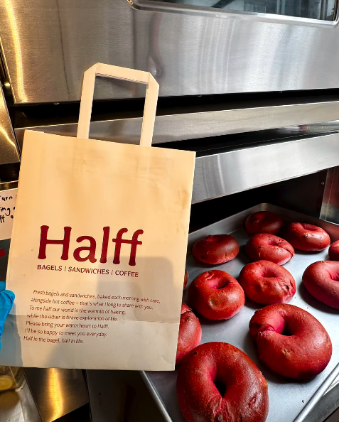 西營盤紅白型格Bagel專門店  芝士部隊鍋／韓式烤腩肉／開心果芝士貝果