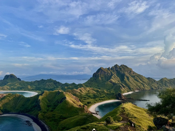 楊愛瑾復活節帶子女遊北京 大方素顏現身 獲讚逆齡似20歲