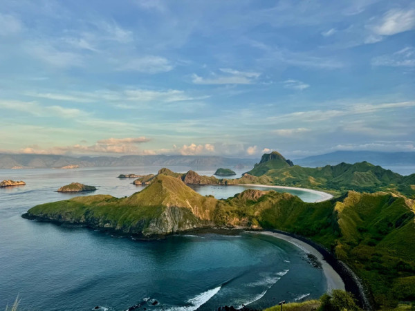 楊愛瑾復活節帶子女遊北京 大方素顏現身 獲讚逆齡似20歲