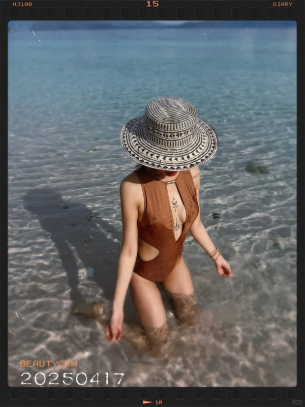 楊愛瑾復活節帶子女遊北京 大方素顏現身 獲讚逆齡似20歲