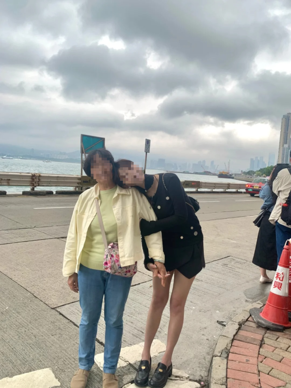 內地女來港沉浸式體驗物價 早餐/這價錢3件衫：沒有想像中貴 