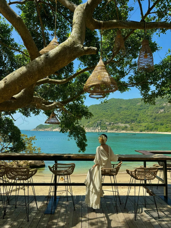 深圳懸崖海景隱世Cafe！望清澈玻璃海歎咖啡忘卻煩囂 