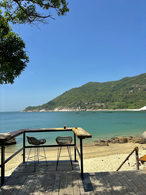 深圳懸崖海景隱世Cafe！望清澈玻璃海歎咖啡忘卻煩囂 