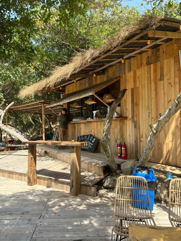 深圳懸崖海景隱世Cafe！望清澈玻璃海歎咖啡忘卻煩囂 