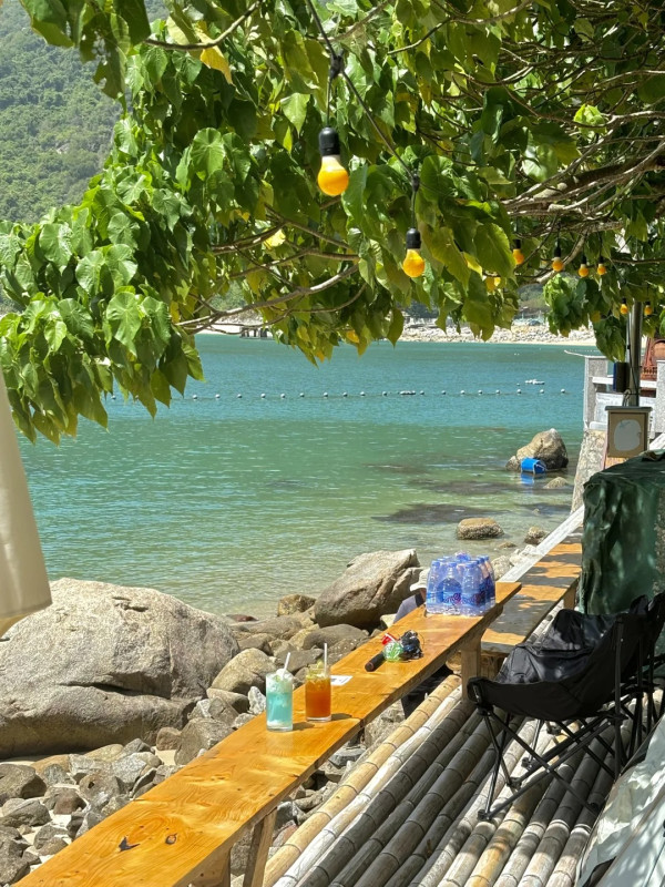 深圳懸崖海景隱世Cafe！望清澈玻璃海歎咖啡忘卻煩囂 