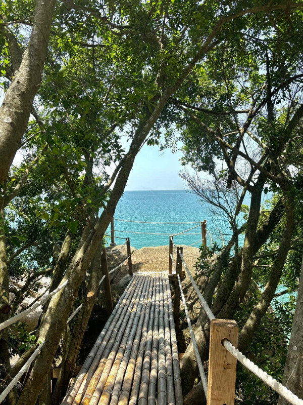 深圳懸崖海景隱世Cafe！望清澈玻璃海歎咖啡忘卻煩囂 