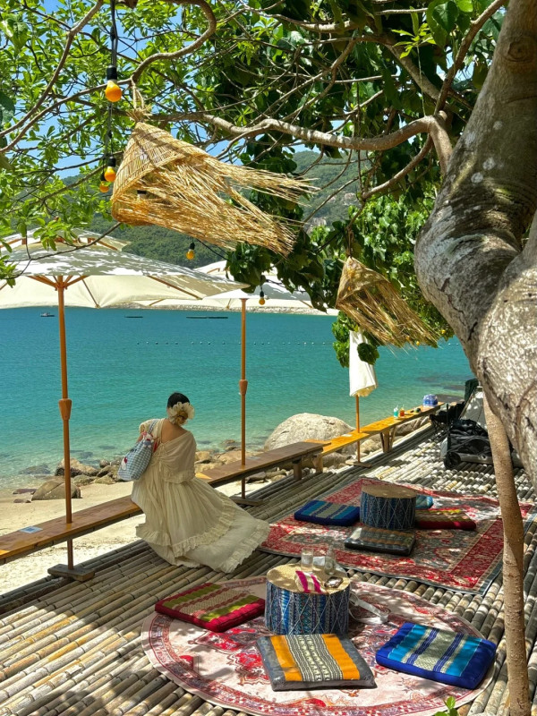 深圳懸崖海景隱世Cafe！望清澈玻璃海歎咖啡忘卻煩囂 