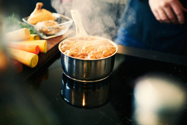 喉嚨痛吃什麼食物最快好？一文看清紓緩痛症忌吃5類食物