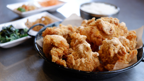 喉嚨痛吃什麼食物最快好？一文看清紓緩痛症忌吃5類食物