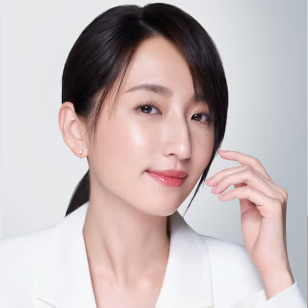 女人鼻型面相運勢分析-駝峰鼻