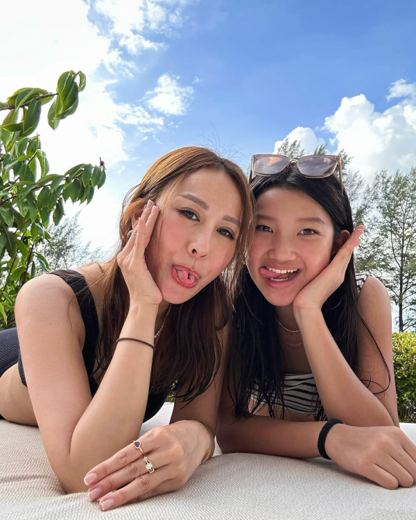 曹敏莉全家遊布吉曬靚相 囡囡獲讚越大越靚遺傳媽媽基因
