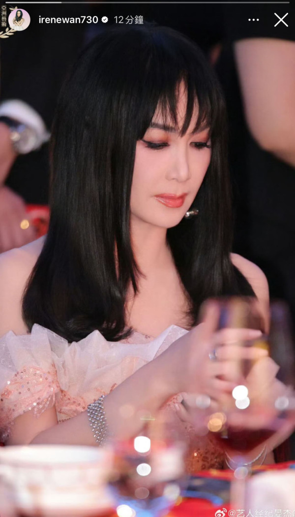 溫碧霞59歲生日激罕放閃當眾錫錫老公 養子想獻吻卻被扯衣領拉開片段瘋傳