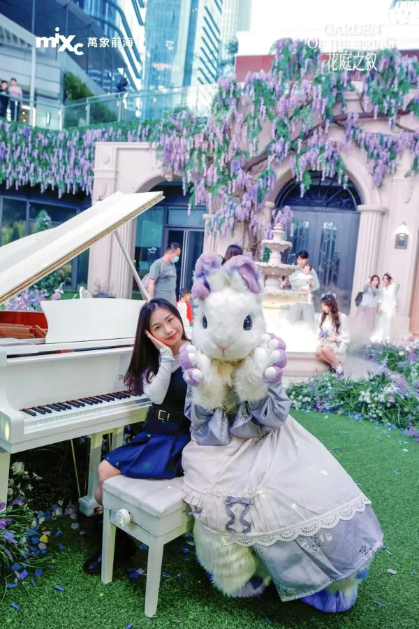深圳萬象前海推「花庭之敘」 藍花楹仿真花/浪漫純白小屋/噴水池 打卡必去！ 