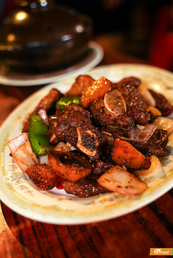 油麻地廟街夜繽紛！夜市美食大攻略  神級炸大腸／熱沙咖啡／沙嗲串燒