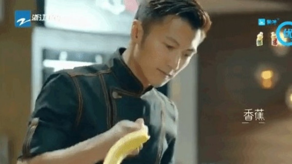 謝霆鋒演唱會型爆啟德！細數「鋒」味狂人傳說：毛巾雞蛋仔／單手揈蕉／量子藝術甜品