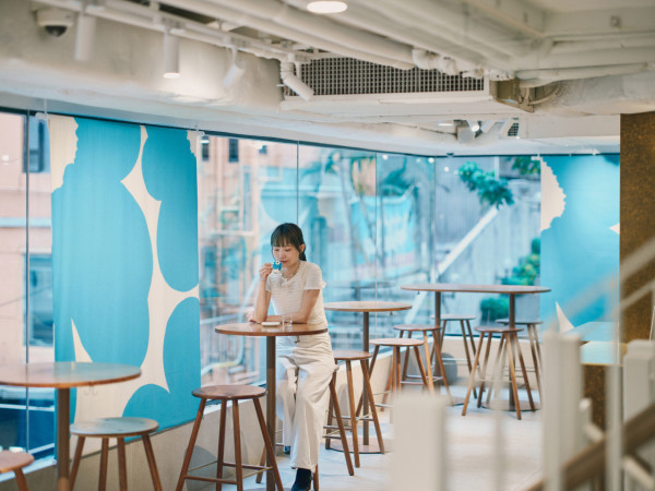 Blue Bottle Coffee聯乘Marimekko！打卡經典藍色花花+8大限量紀念品