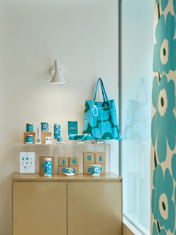 Blue Bottle Coffee聯乘Marimekko！打卡經典藍色花花+8大限量紀念品