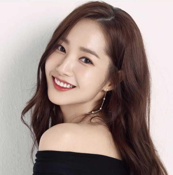 女人嘴型面相運勢分析-微笑唇