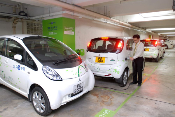 Tesla中充收費每度電$2.4？Tesla充電平啲慳錢4招！領展車場免費充電名單