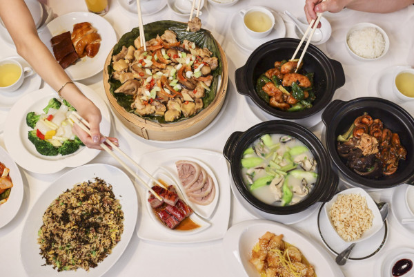 沙田馬場百勝廳首推母親節三重賞   限時6折優惠 / 免費送珍饈一品煲及玫瑰花 人均$200起!