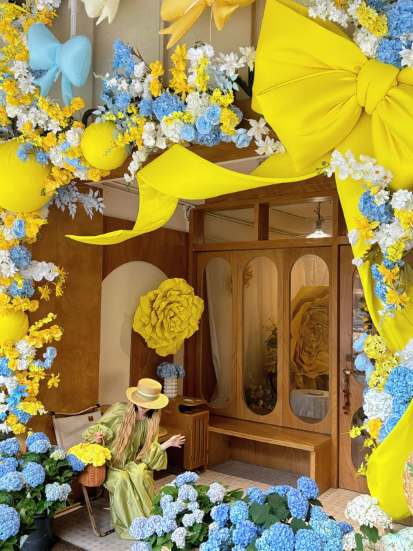 深圳打卡Cafe｜檸檬黃主題繡球花木屋Cafe！巨型玫瑰！必食鮮果窩夫/黑松露意粉！ 