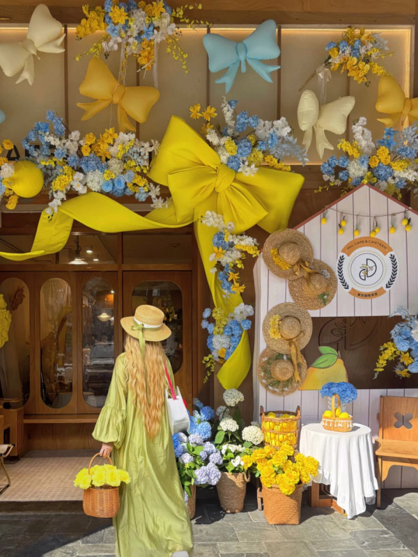 深圳打卡Cafe｜檸檬黃主題繡球花木屋Cafe！巨型玫瑰！必食鮮果窩夫/黑松露意粉！ 