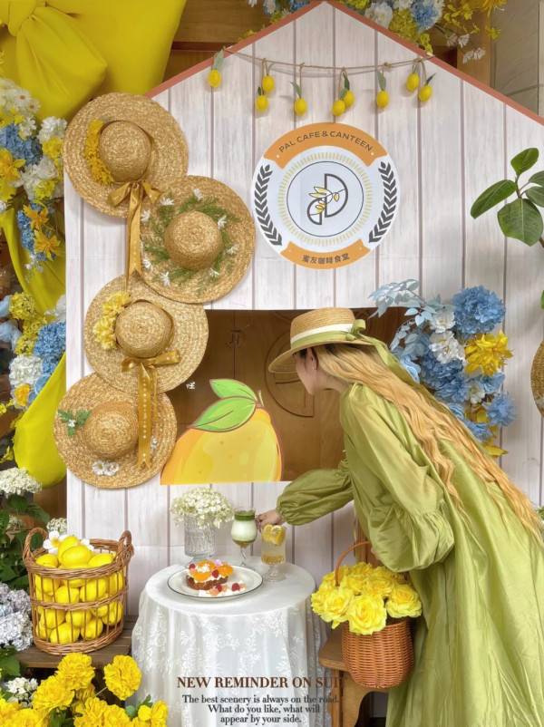 深圳打卡Cafe｜檸檬黃主題繡球花木屋Cafe！巨型玫瑰！必食鮮果窩夫/黑松露意粉！ 