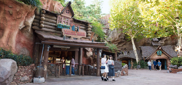 動物天地羅克蒂浣熊吧(圖片來源:東京迪士尼) 動物天地羅克蒂浣熊吧(圖片來源:東京迪士尼)