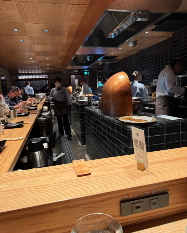 超強颱風樺加沙｜蘇民峰打風前夕搭頭等艙旅行 獲網友讚超前部署：飛得快好世界 