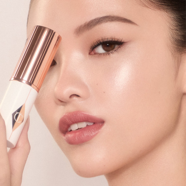 CHARLOTTE TILBURY 幻肌流光底妝棒