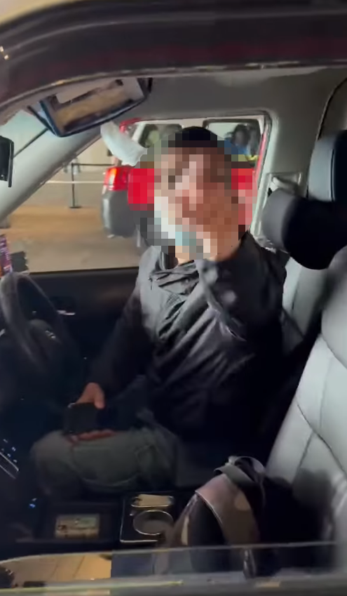 內地客搭的士疑因車程太短被中途趕落車 與的士司機罵戰 怒批：影衰香港 