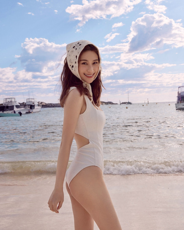千億名媛34歲生日全家福老公無影 再惹婚變傳聞：你男人消失了？