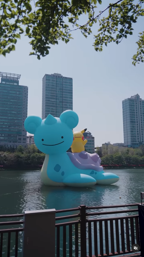 首爾春日限定「寶可夢小鎮2025」！6大主題展區 百變怪公園/巨型百變怪版比卡超 