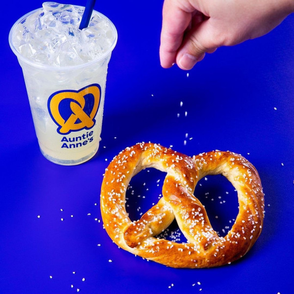 Auntie Anne’s 銅鑼灣開分店 即叫即製／手工製蝴蝶餅／肉桂脆餅