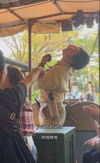 迪士尼戲精男船長爆紅！熱情表演征服遊客獲讚敬業：情緒價值拉滿