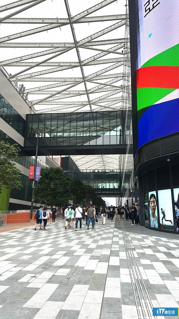 啟德零售館1 及 2 中間行人通道（《港生活》記者攝）