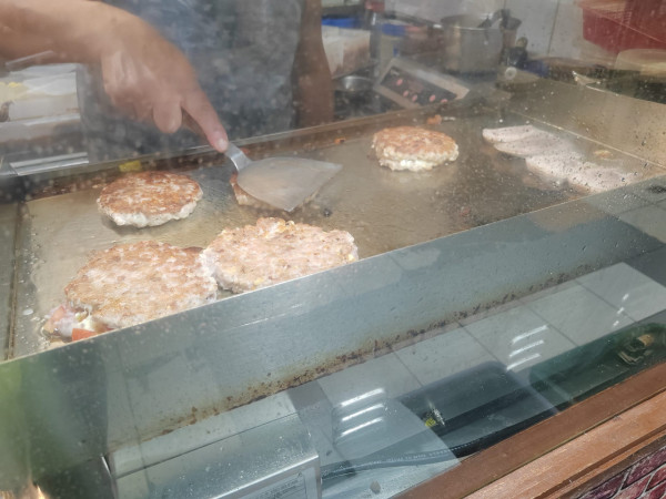 天水圍美食推介｜必食手工刀削麵／麻糬雞蛋仔／麻辣米線／爆瀉芝士麵／麻薯窩夫