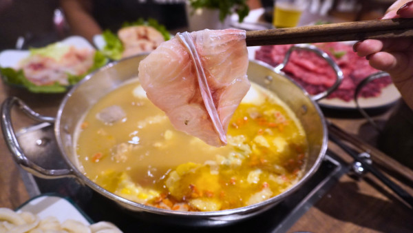 灣仔美食｜珍姐舊班底另起爐灶！豪牛火鍋店新張開業免費送封門牛柳  新鮮現宰本地牛不同部位/封門柳/牛胸爽/五花趾 