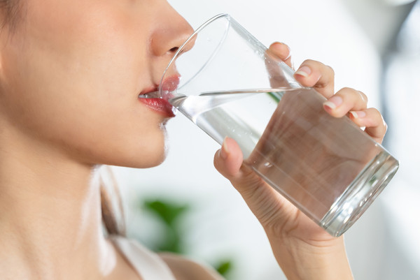 【2025保養趨勢】什麼是玻璃肌？韓星零毛孔秘密公開！掌握5大飲食秘訣 + 1招關鍵保養