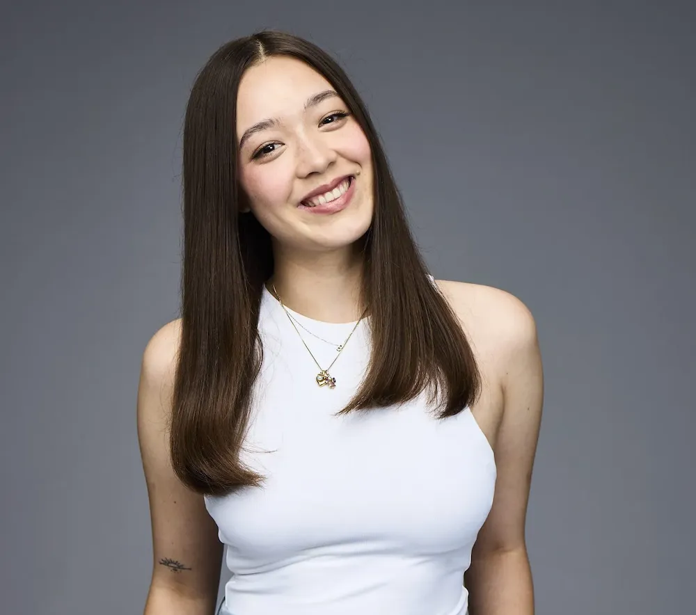 AI生成的亞裔主播Thy