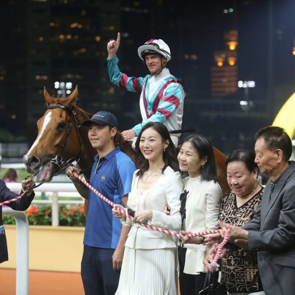 前TVB新聞女王周嘉儀風騷拉頭馬 愛駒「天下寵兒」終於贏返次！躋身上流做馬主生活富貴