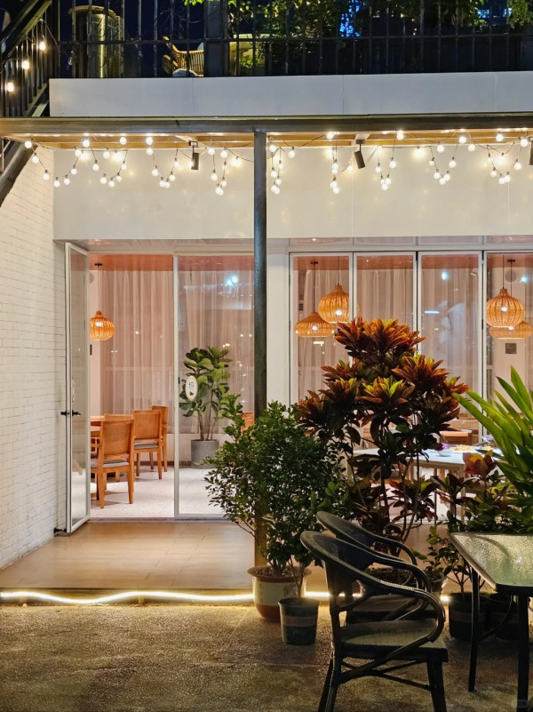 陟上味道•空中花園餐廳(圖片來源:小紅書@123木頭人) 陟上味道•空中花園餐廳(圖片來源:小紅書@123木頭人)