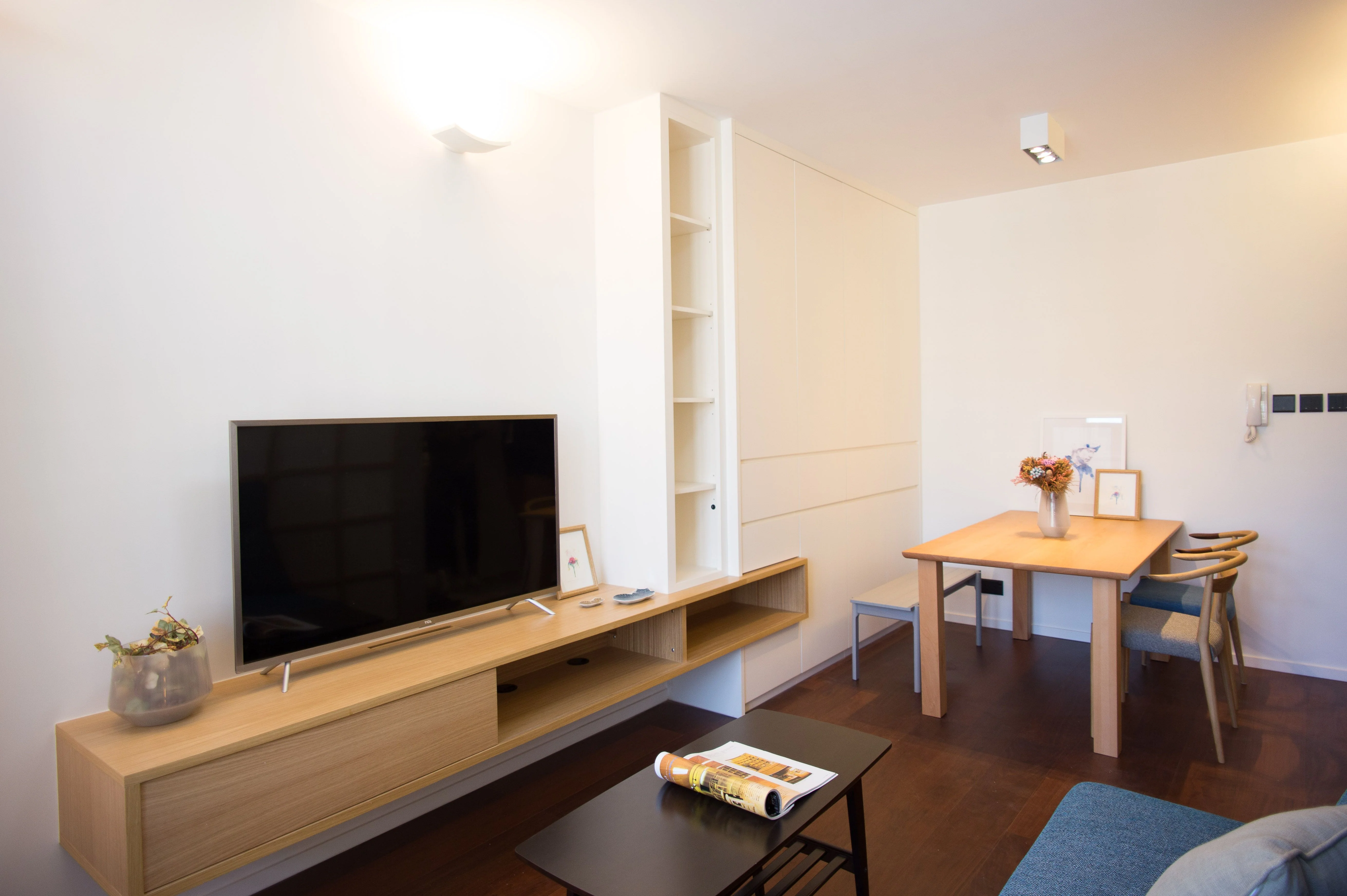 居屋裝修｜新蒲崗390呎居屋變身日式家居 仿日式屏風特色牆 原木風簡約明亮