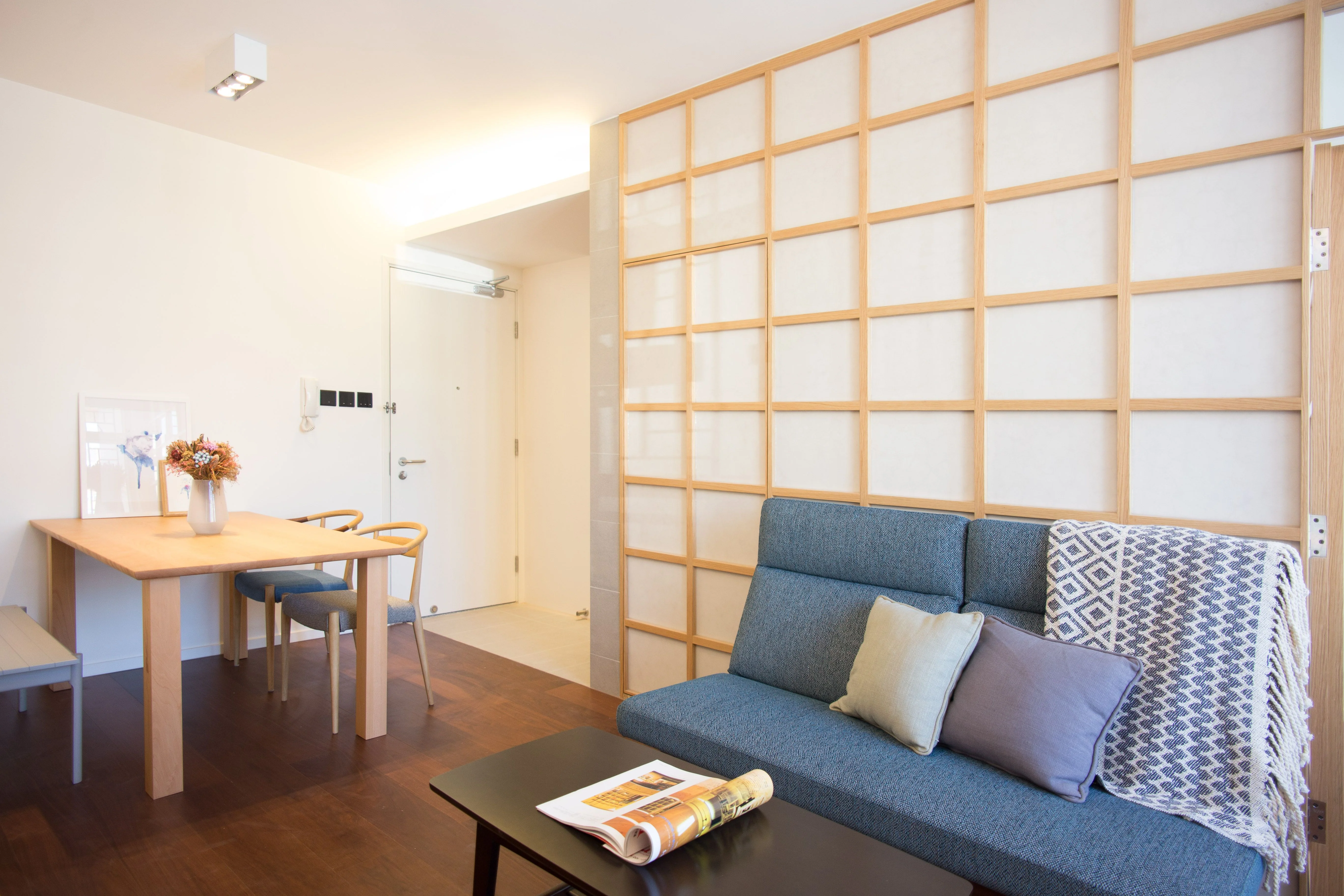 居屋裝修｜新蒲崗390呎居屋變身日式家居 仿日式屏風特色牆 原木風簡約明亮