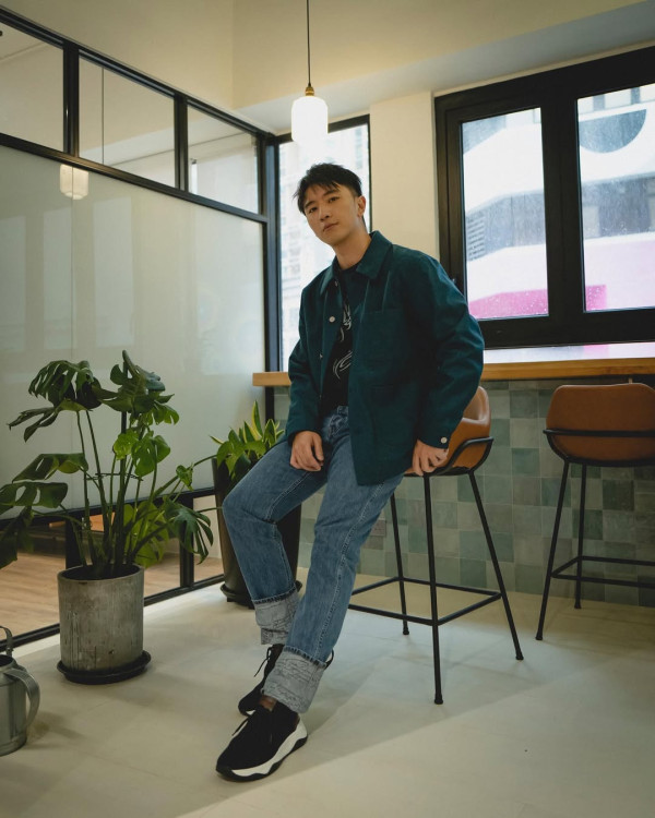 雲浩影海南海邊騎馬仙氣滿滿 罕曬音樂人男友合照高調放閃