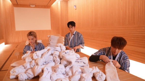 呂濤米Lo Seoul｜MIRROR「妹豬組」遊韓國 重現《單身即地獄》曖昧場面 