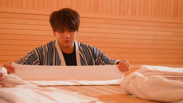 呂濤米Lo Seoul｜MIRROR「妹豬組」遊韓國 重現《單身即地獄》曖昧場面 