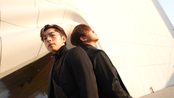 呂濤米Lo Seoul｜MIRROR「妹豬組」遊韓國 重現《單身即地獄》曖昧場面 