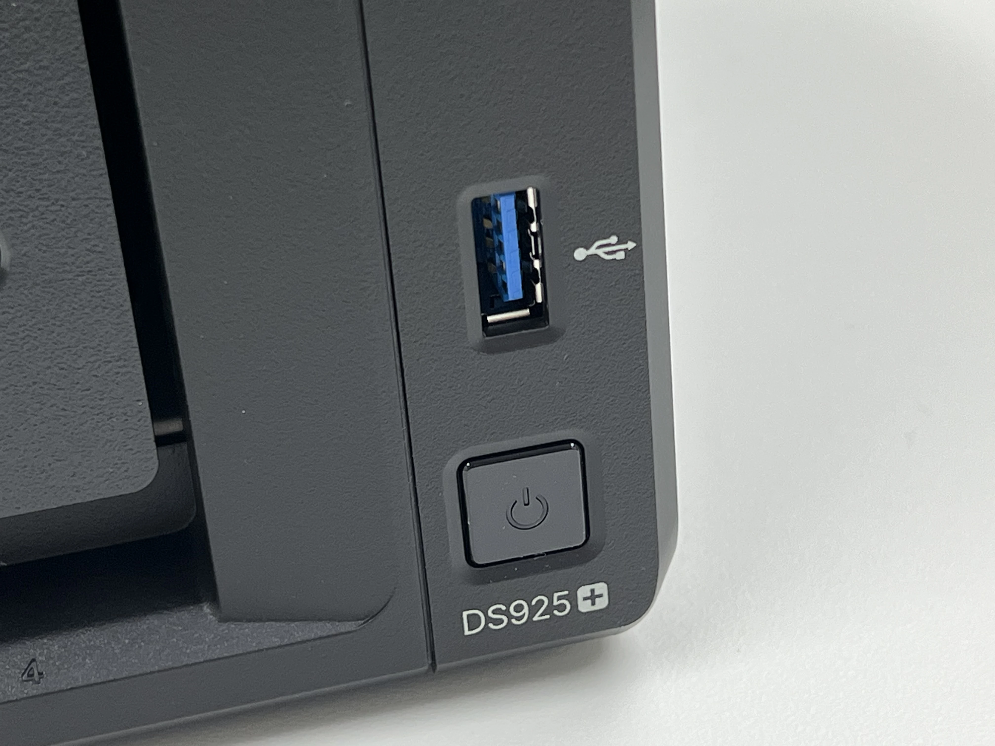Synology DiskStation DS925+ 深度評測！四核心、2.5GbE 速度躍升！
